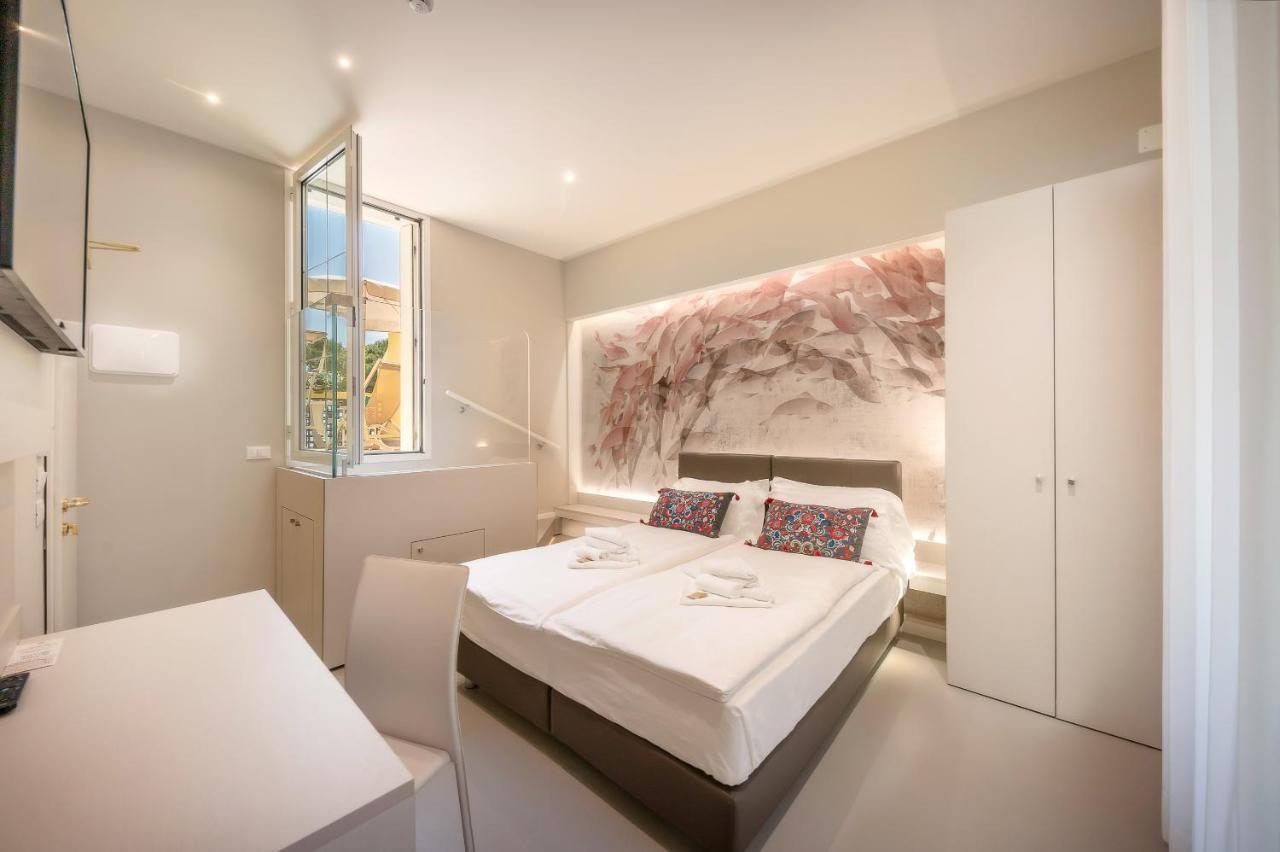 Hotel Le Lampare Каорле Экстерьер фото