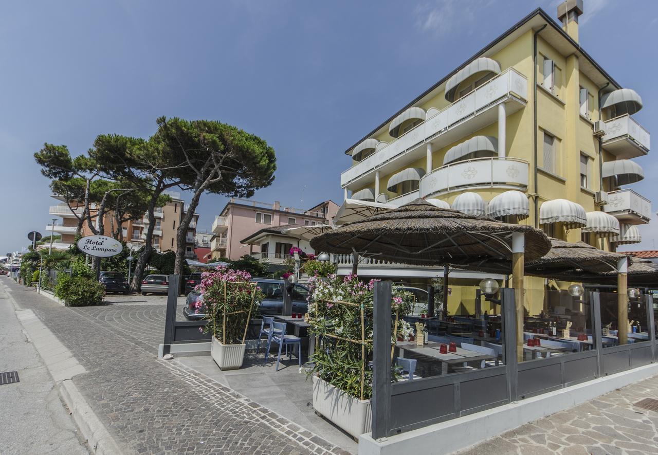 Hotel Le Lampare Каорле Экстерьер фото