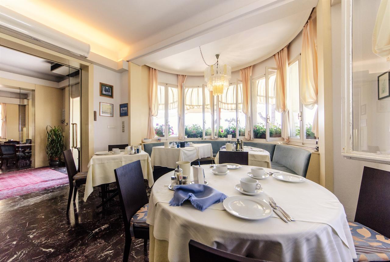 Hotel Le Lampare Каорле Экстерьер фото
