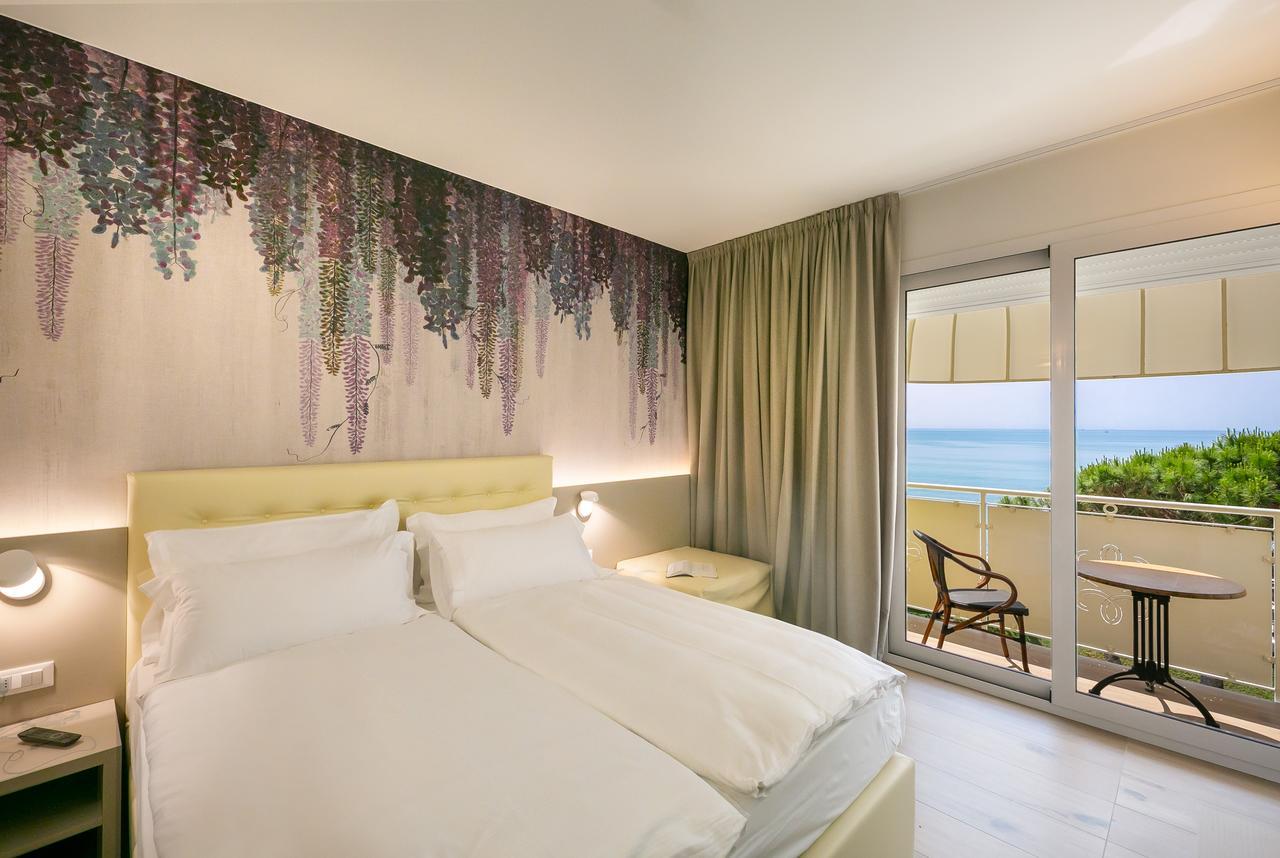 Hotel Le Lampare Каорле Экстерьер фото