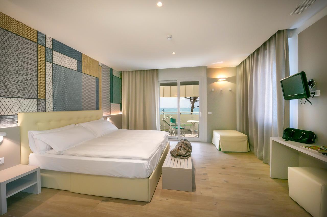 Hotel Le Lampare Каорле Экстерьер фото