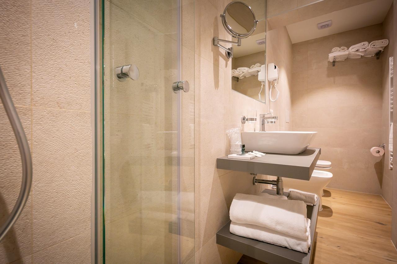 Hotel Le Lampare Каорле Экстерьер фото