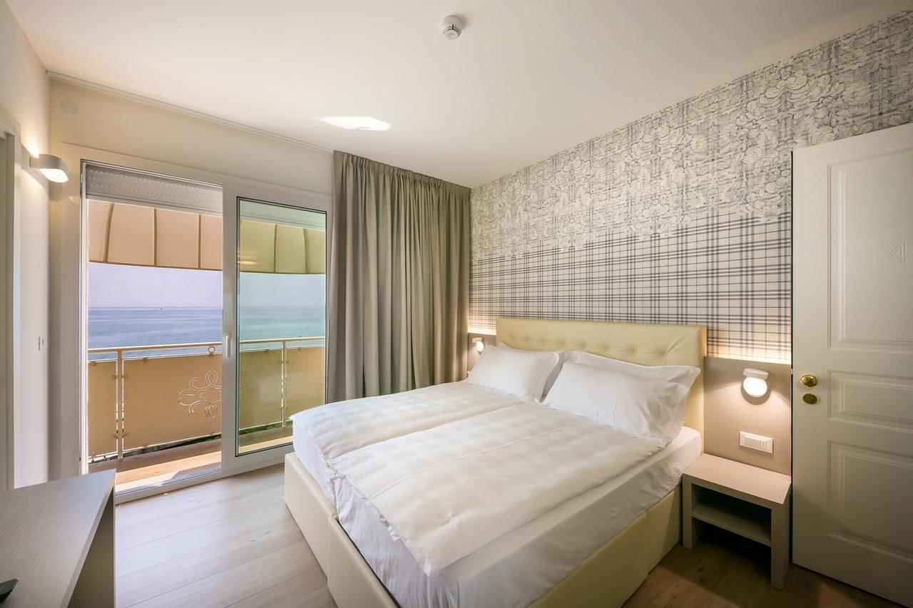 Hotel Le Lampare Каорле Экстерьер фото