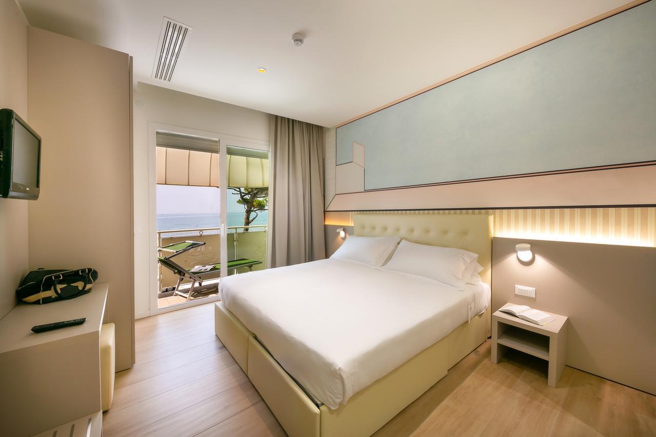 Hotel Le Lampare Каорле Экстерьер фото