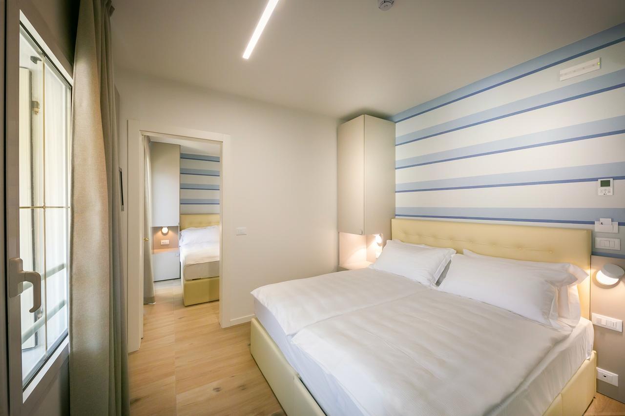 Hotel Le Lampare Каорле Экстерьер фото