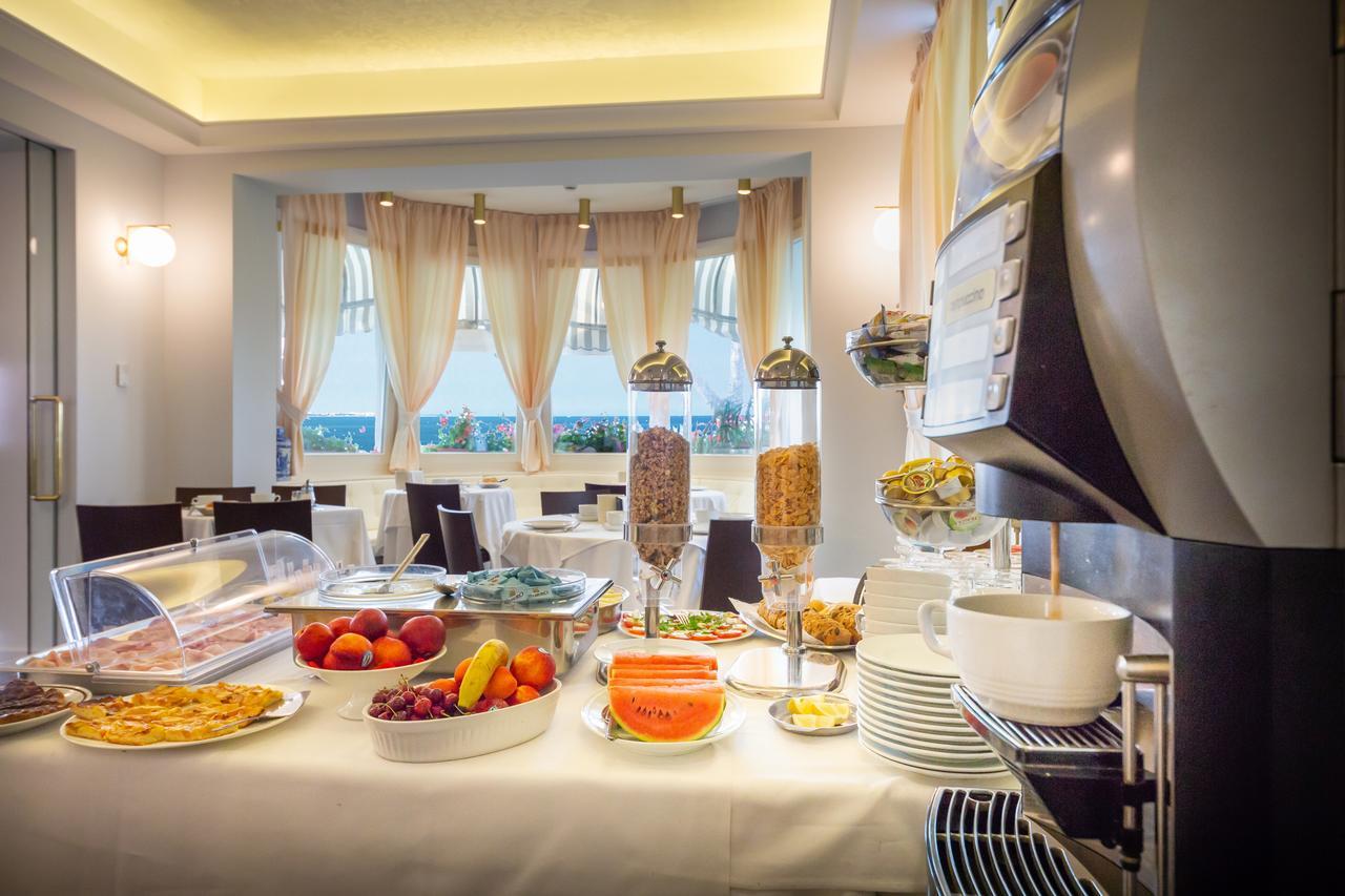 Hotel Le Lampare Каорле Экстерьер фото